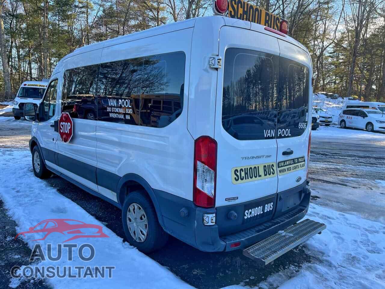 FORD TRANSIT 2017 - 1FTYR2CM1HKA09227