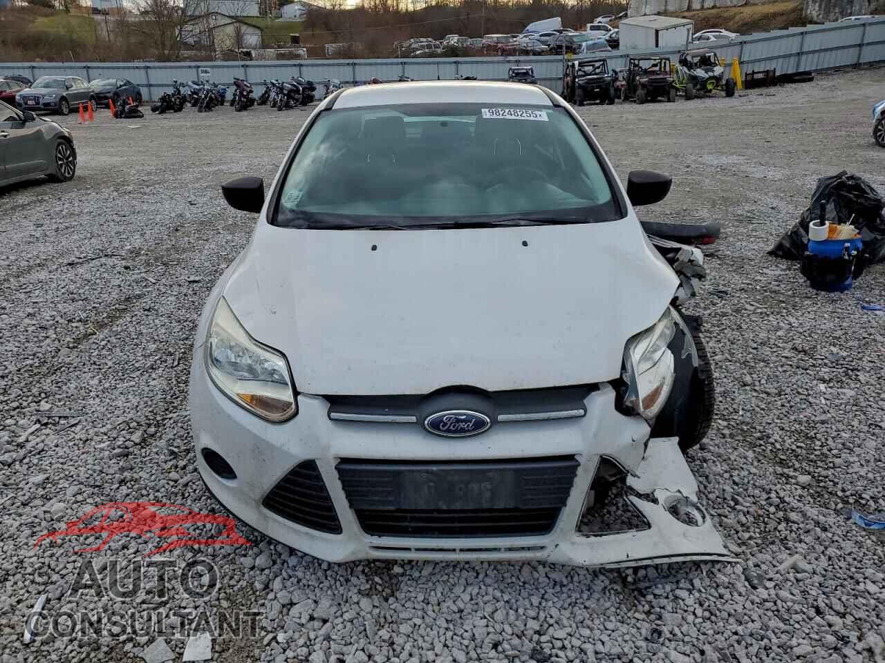 FORD FOCUS 2014 - 1FADP3E26EL112645