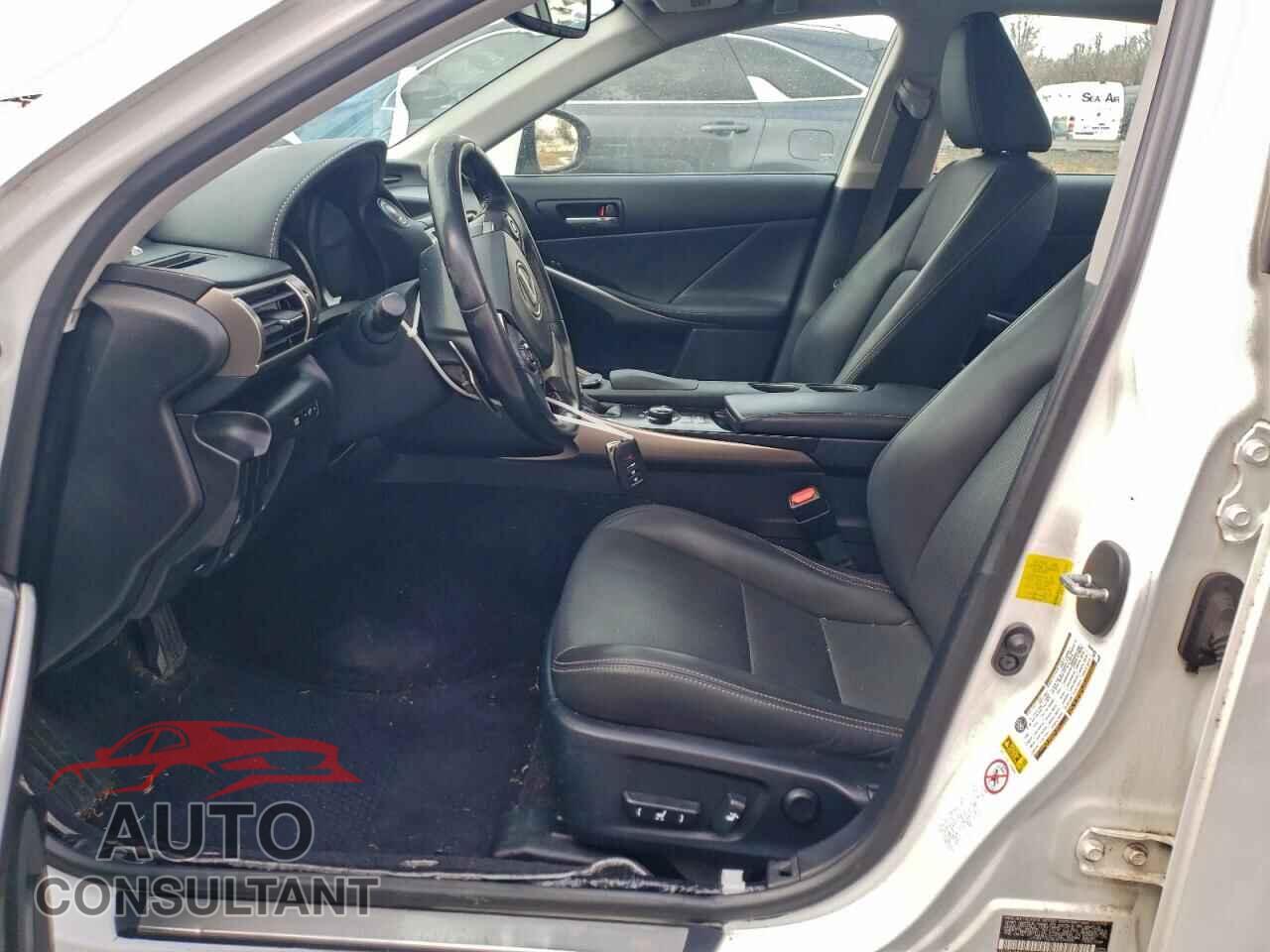 LEXUS IS 2014 - JTHCF1D24E5009435