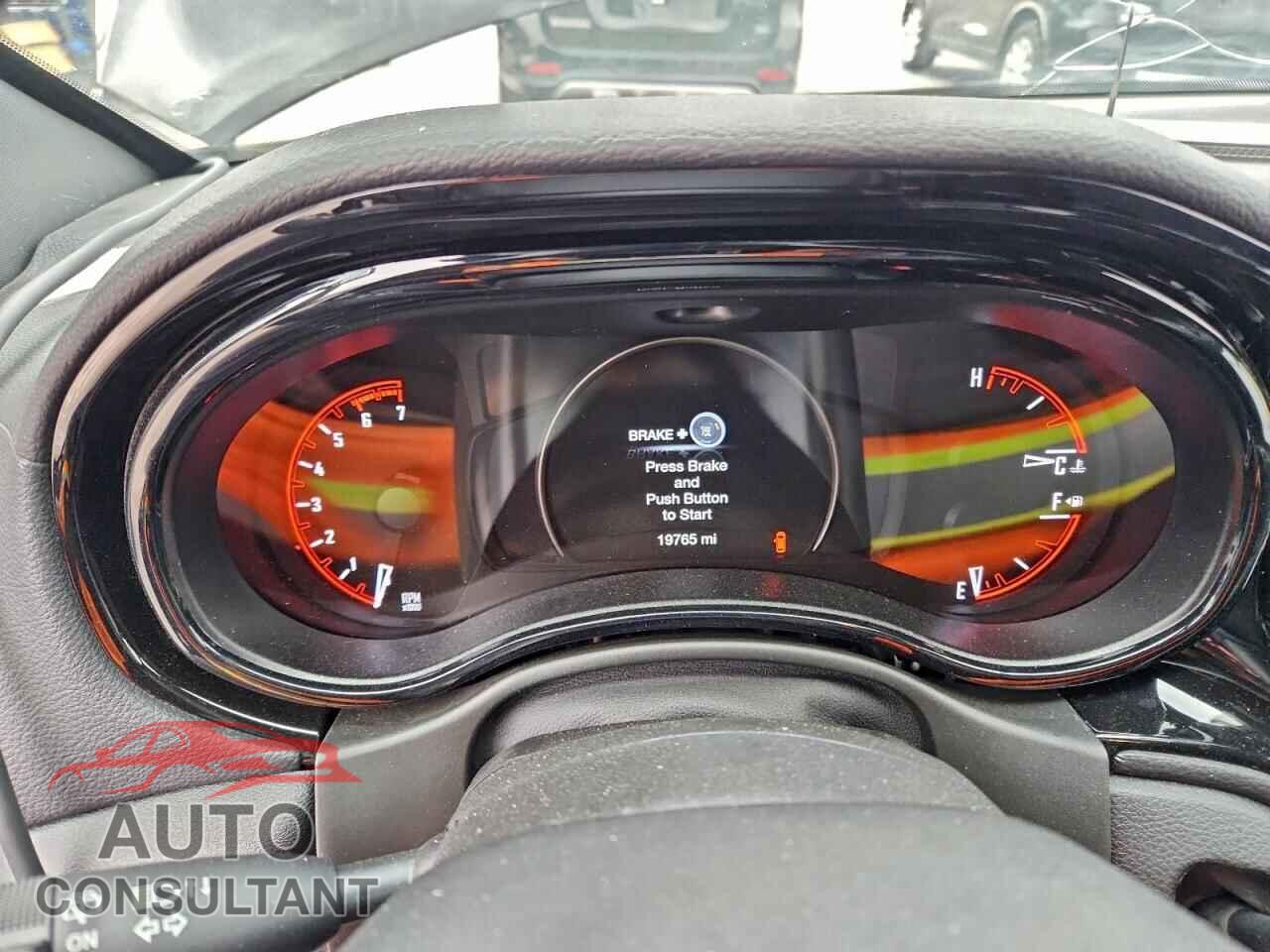 DODGE DURANGO 2023 - 1C4SDJFT6PC604052