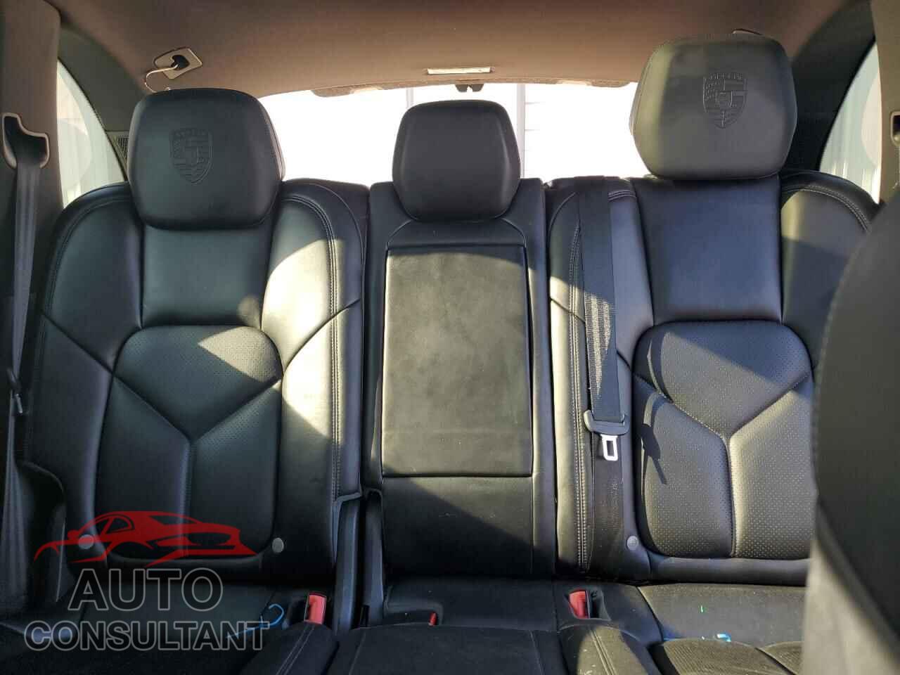 PORSCHE CAYENNE 2017 - WP1AA2A29HKA87795