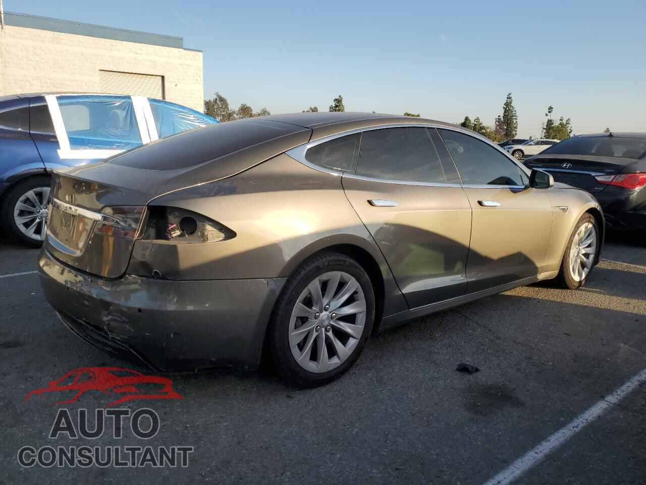 TESLA MODEL S 2016 - 5YJSA1E18GF152715