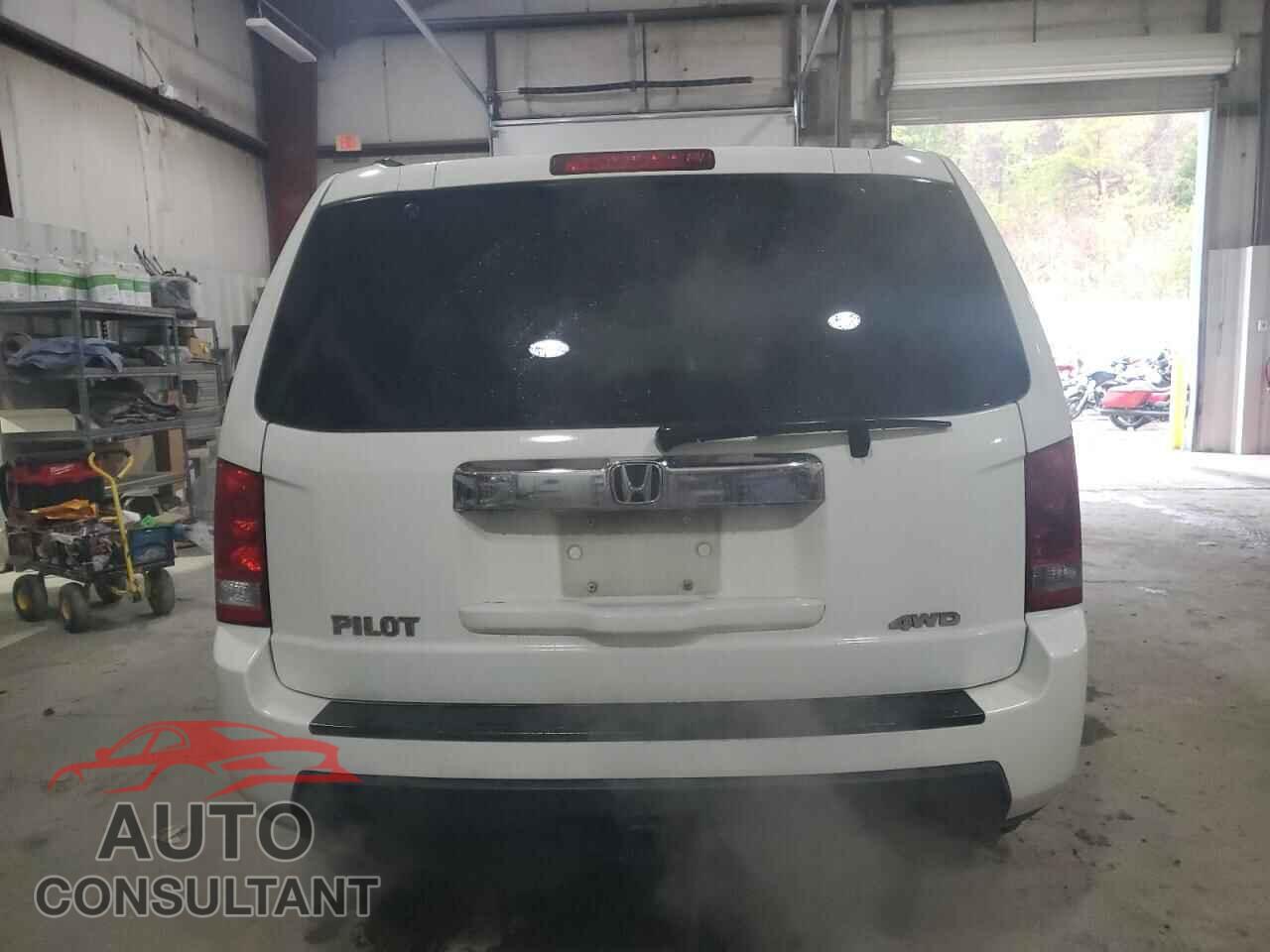HONDA PILOT 2011 - 5FNYF4H65BB009752