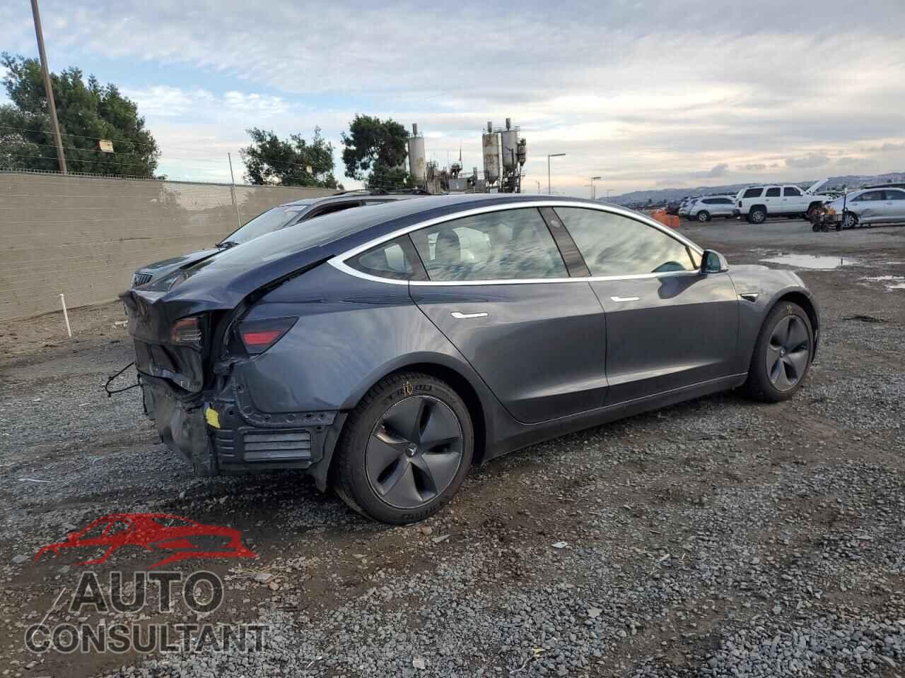TESLA MODEL 3 2018 - 5YJ3E1EA4JF008529