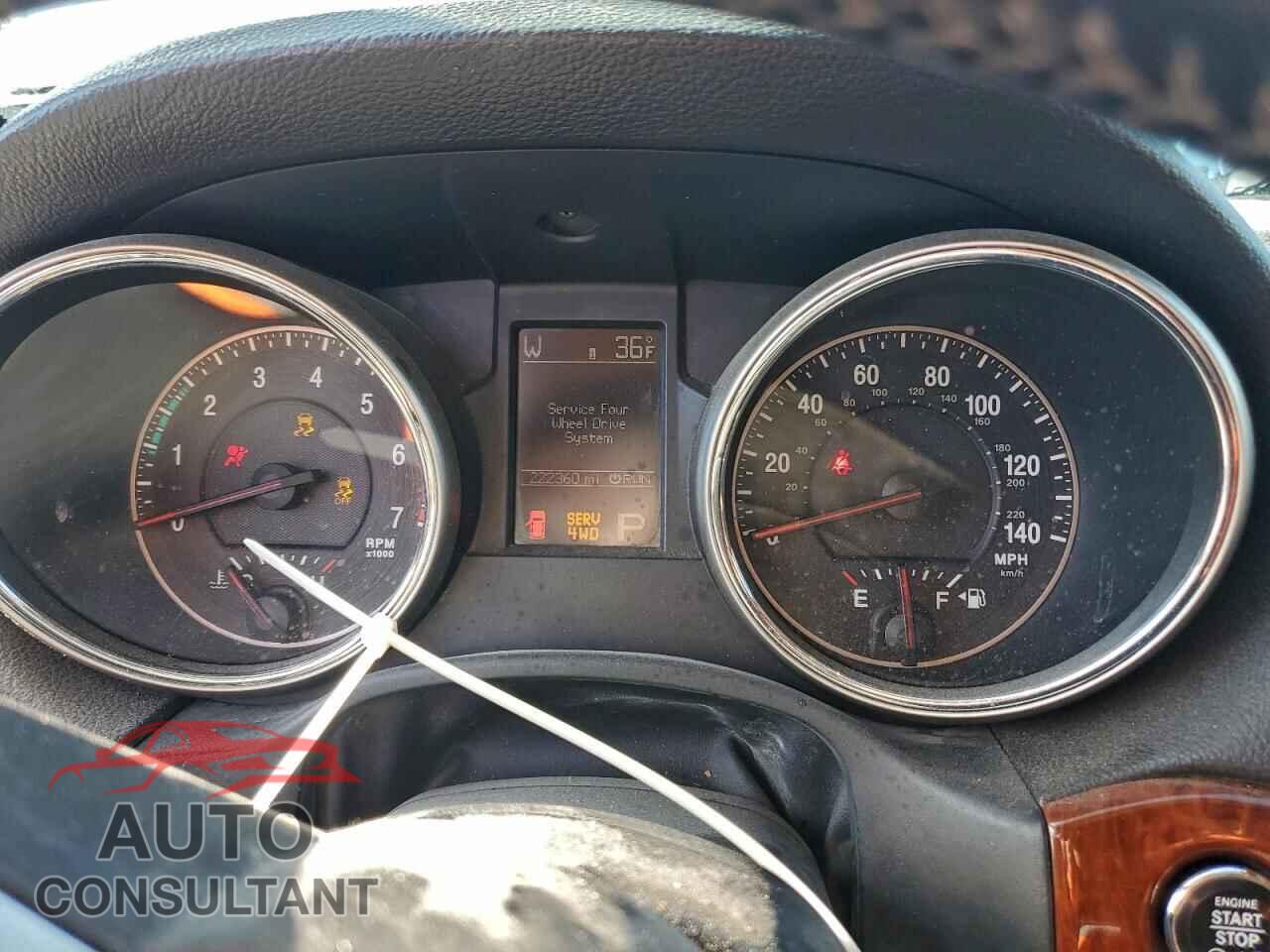 JEEP GRAND CHER 2011 - 1J4RR5GG2BC670576