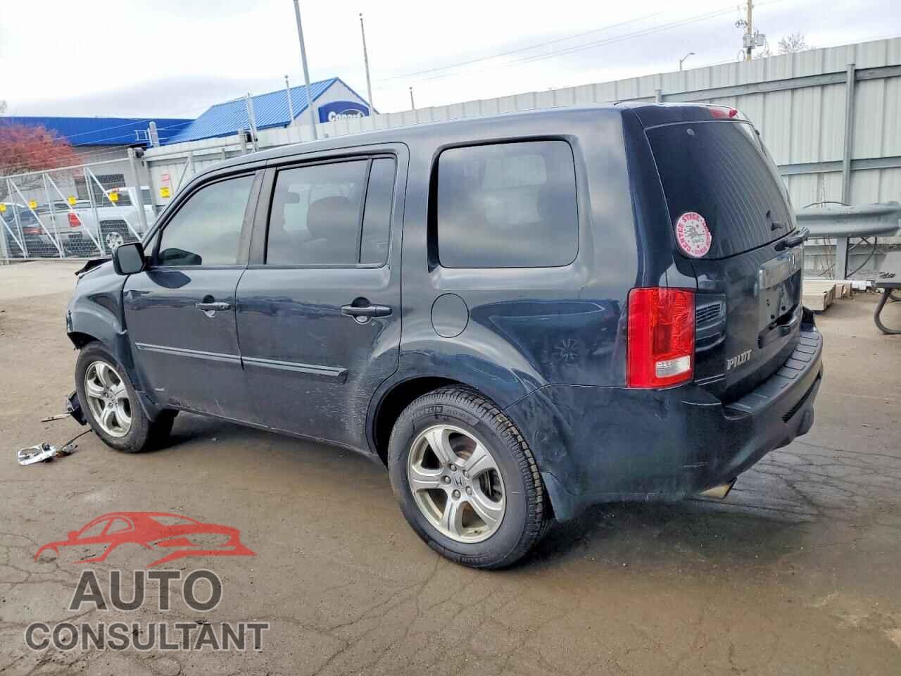 HONDA PILOT 2015 - 5FNYF4H57FB011161