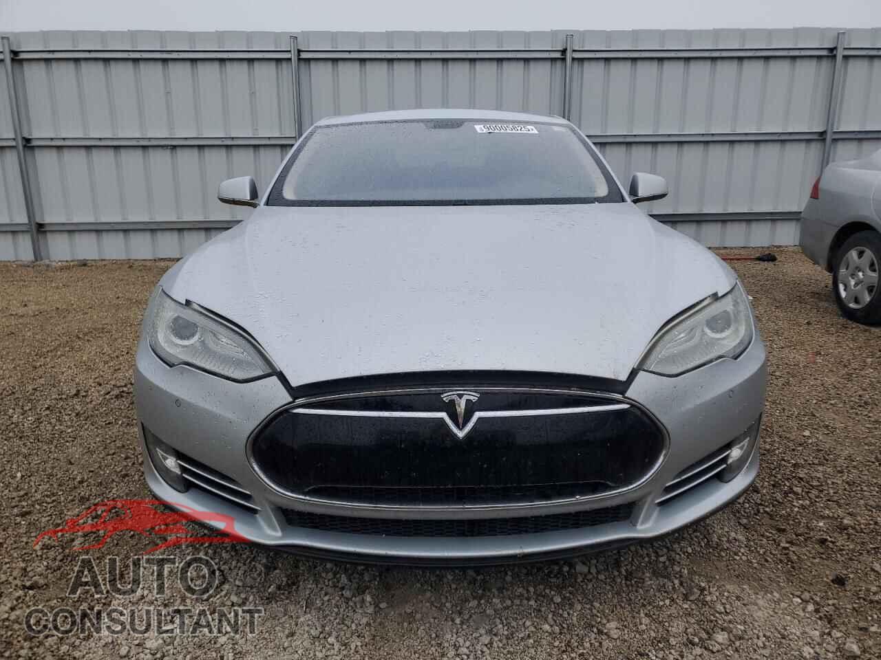 TESLA MODEL S 2013 - 5YJSA1DN2DFP28234
