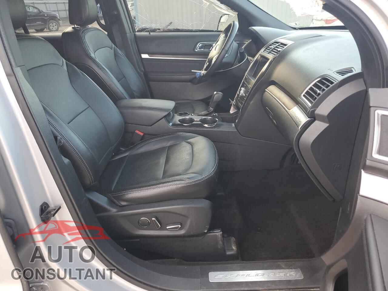 FORD EXPLORER 2018 - 1FM5K7F86JGB45991