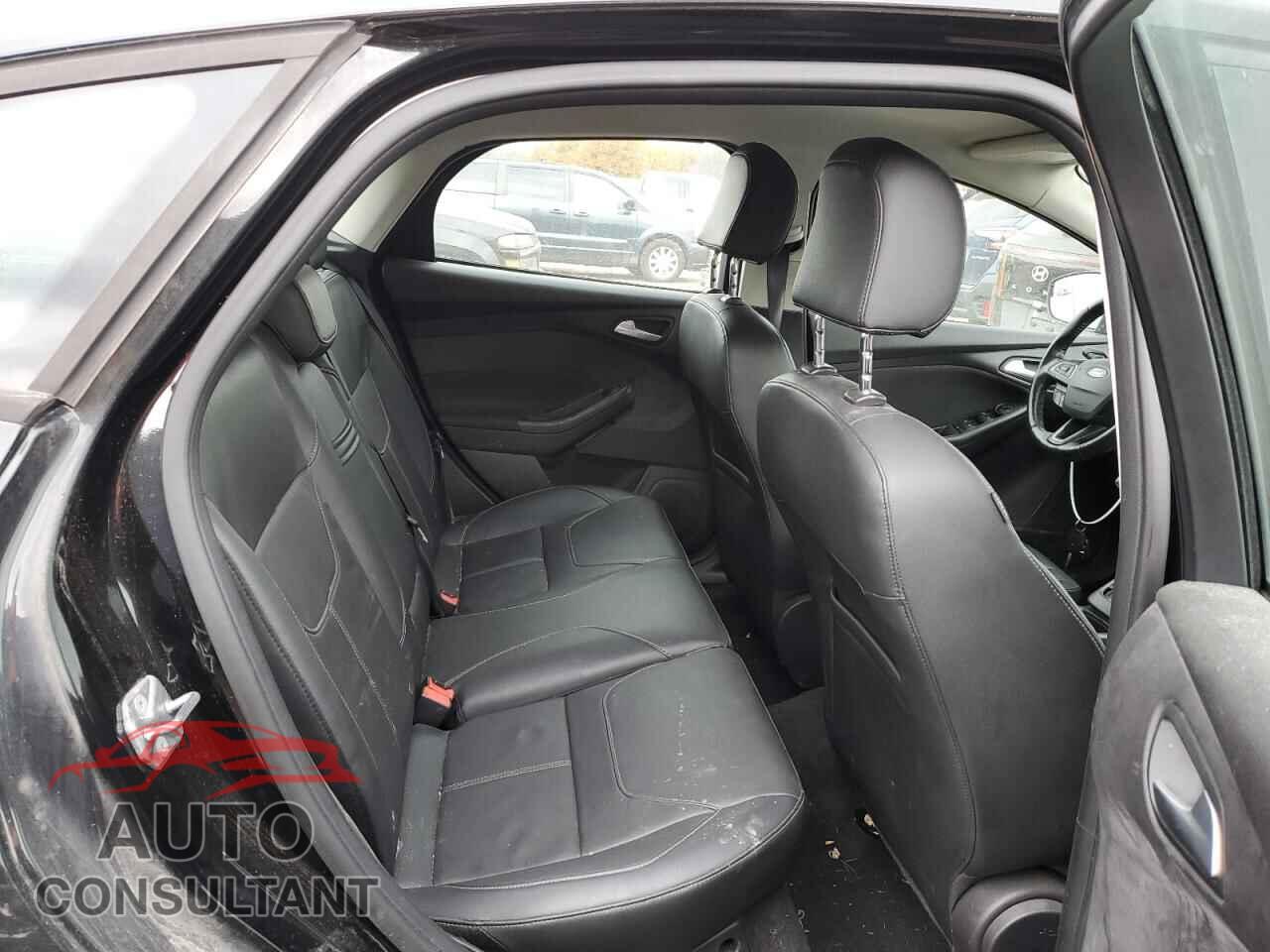 FORD FOCUS 2015 - 1FADP3K25FL287068