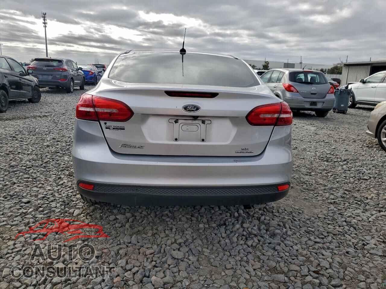 FORD FOCUS 2016 - 1FADP3F25GL402425