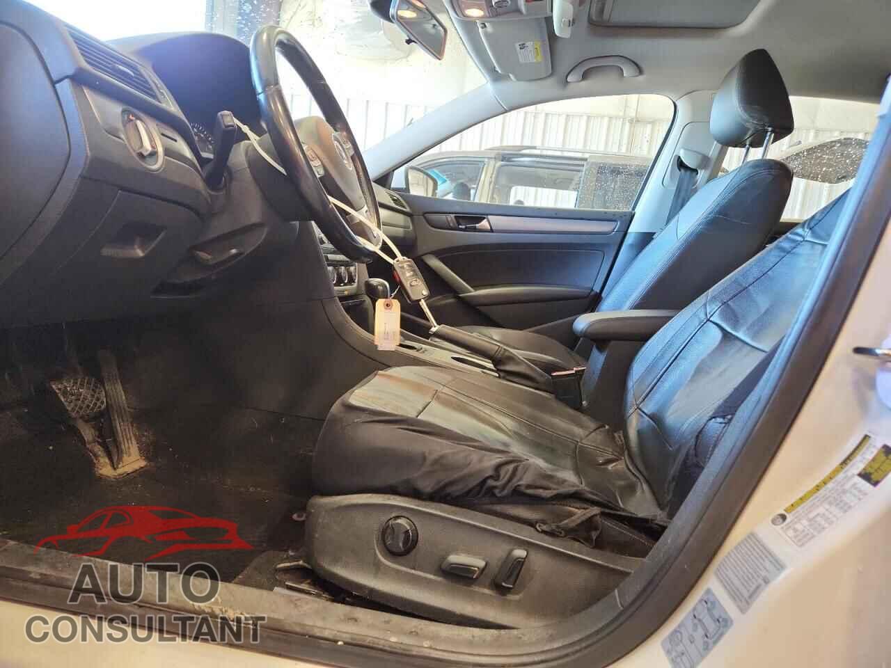 VOLKSWAGEN PASSAT 2015 - 1VWBS7A34FC014315