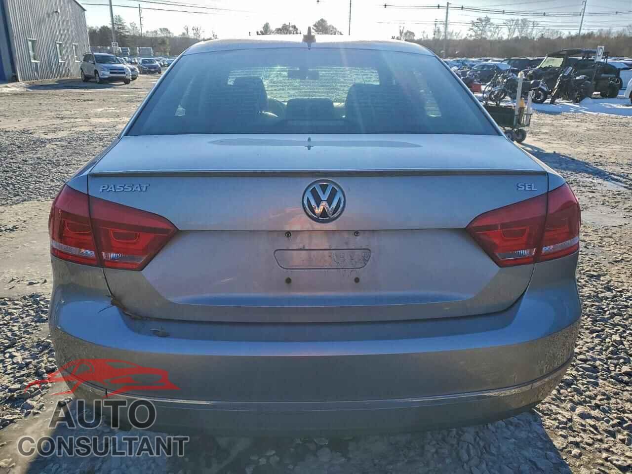 VOLKSWAGEN PASSAT 2012 - 1VWCP7A38CC092193