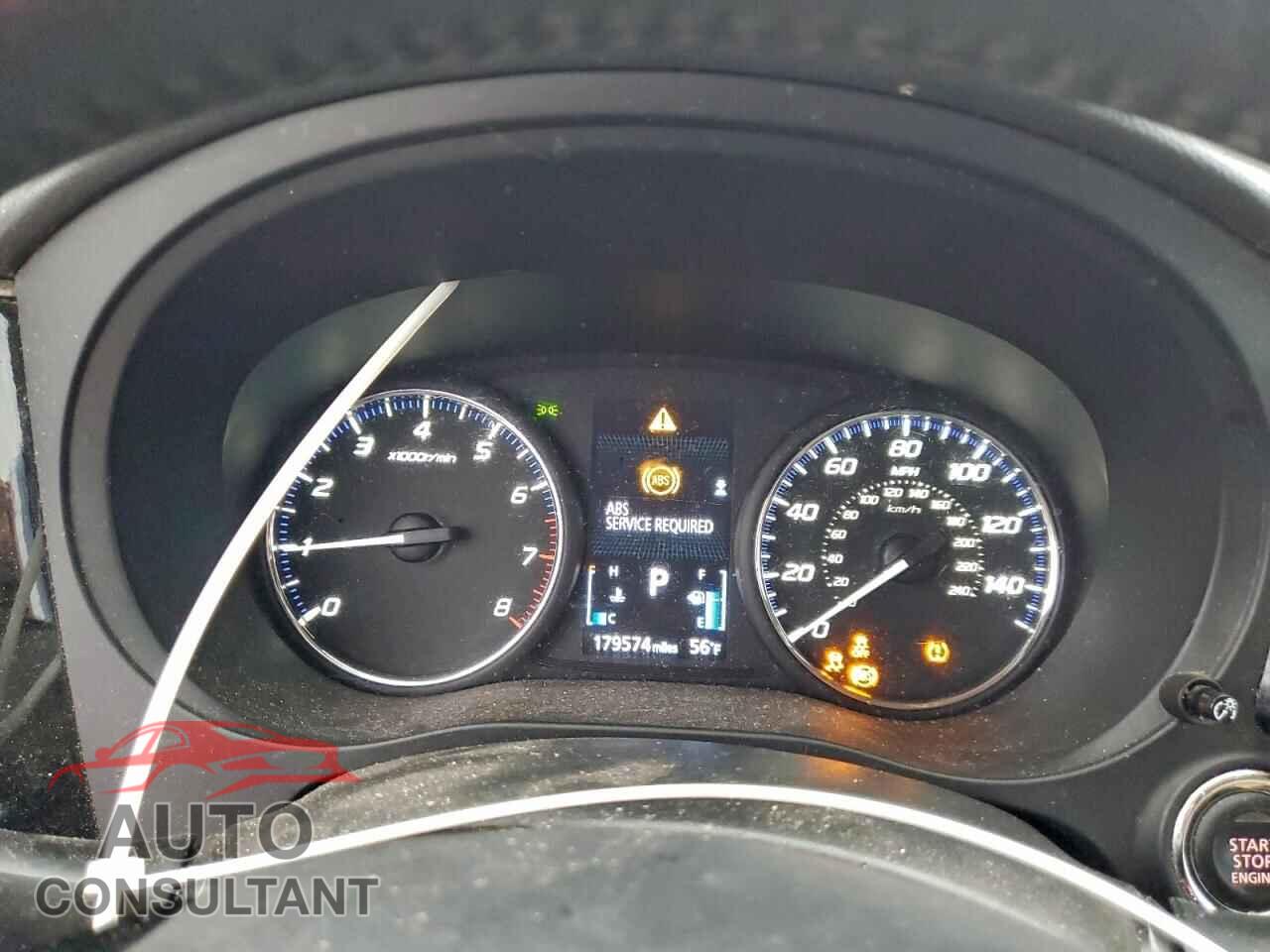 MITSUBISHI OUTLANDER 2018 - JA4AD3A30JZ047488