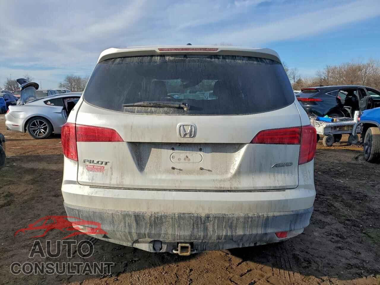 HONDA PILOT 2017 - 5FNYF6H63HB035562
