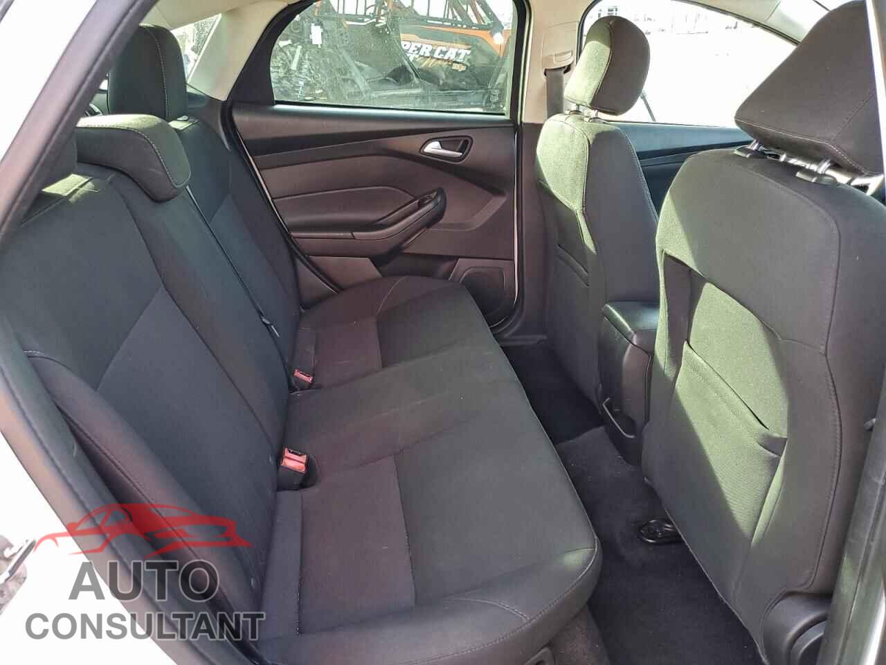 FORD FOCUS 2017 - 1FADP3F23HL287065