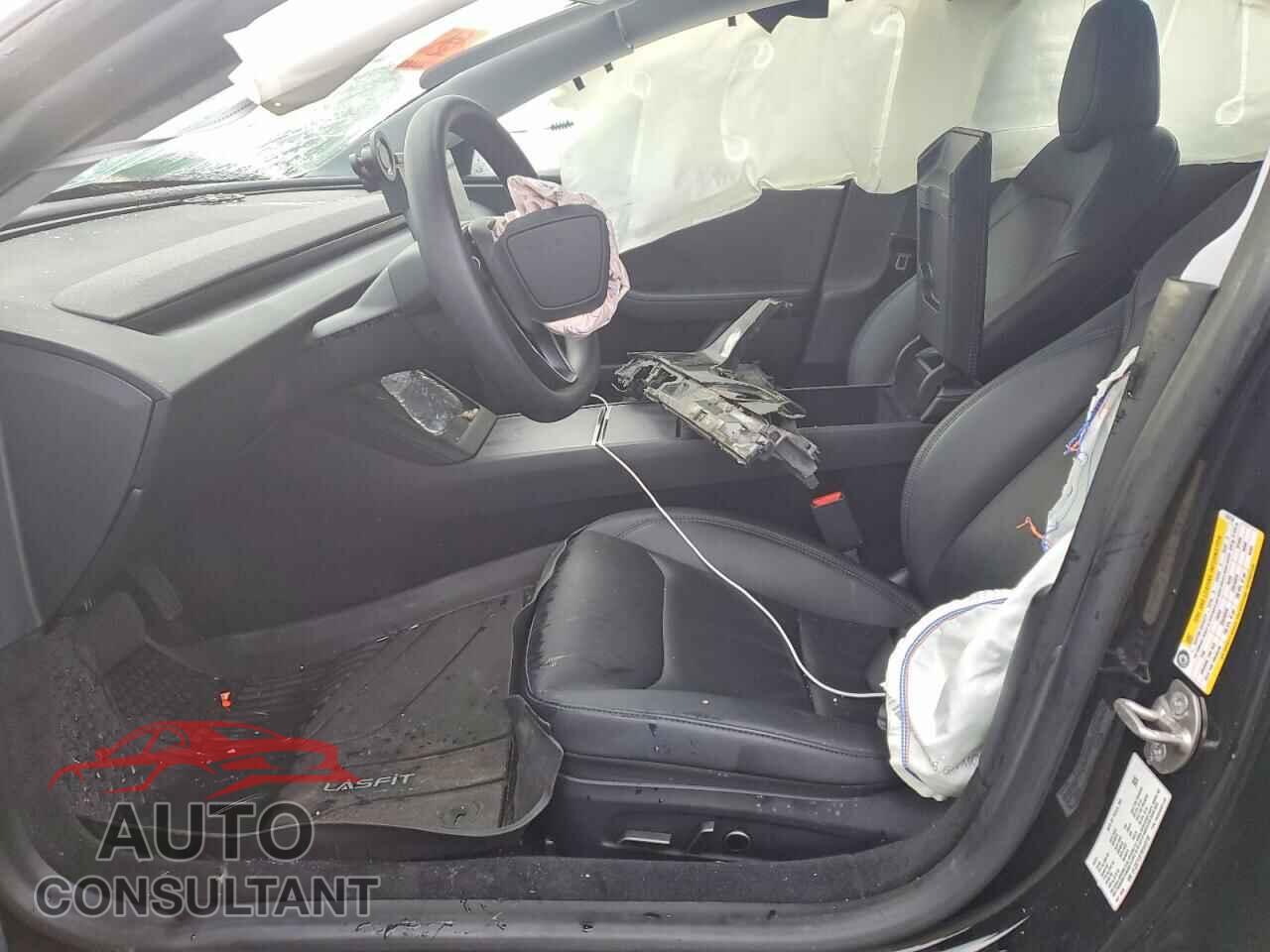 TESLA MODEL 3 2024 - 5YJ3E1EB7RF843738