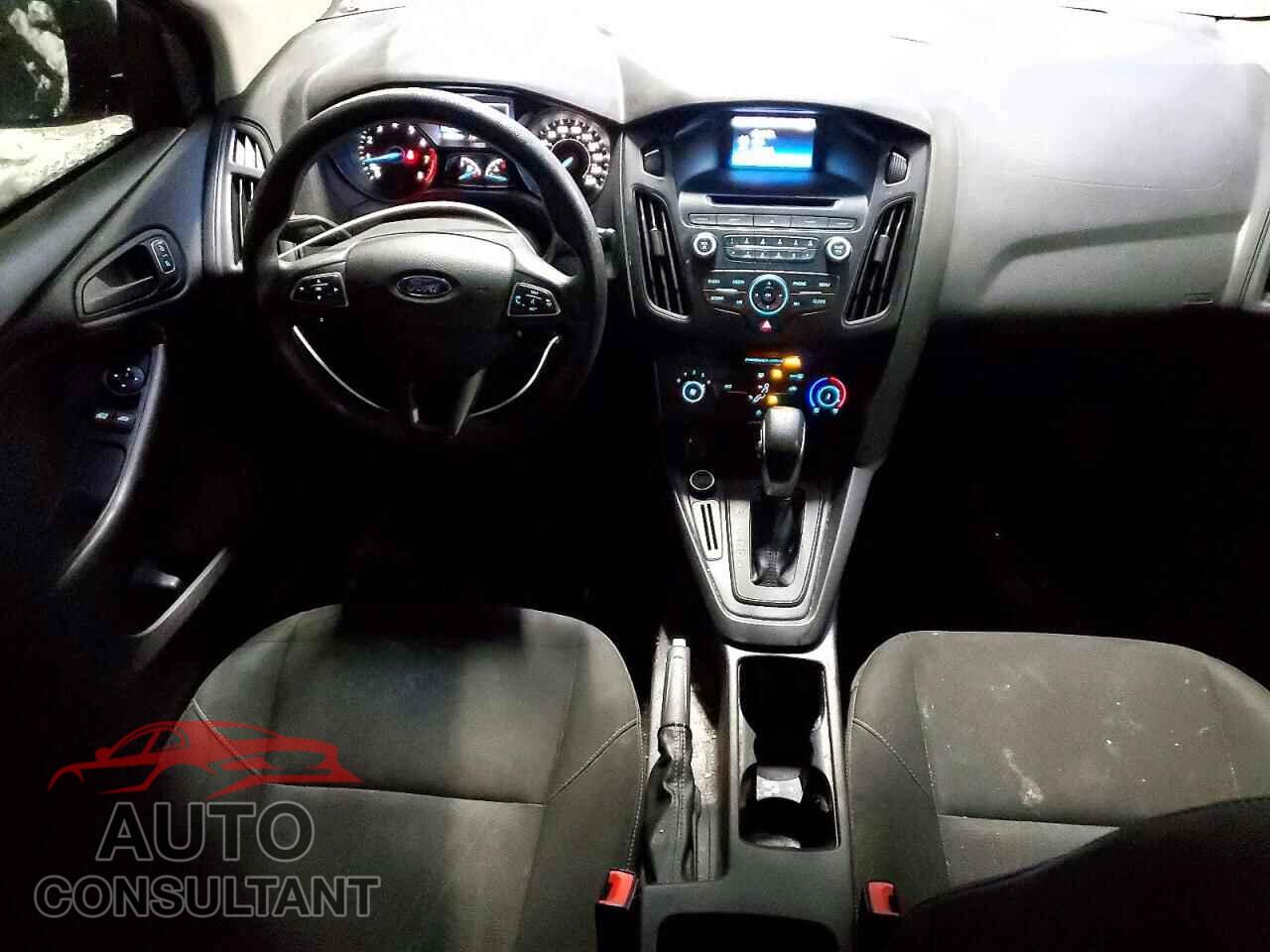 FORD FOCUS 2015 - 1FADP3E28FL290770