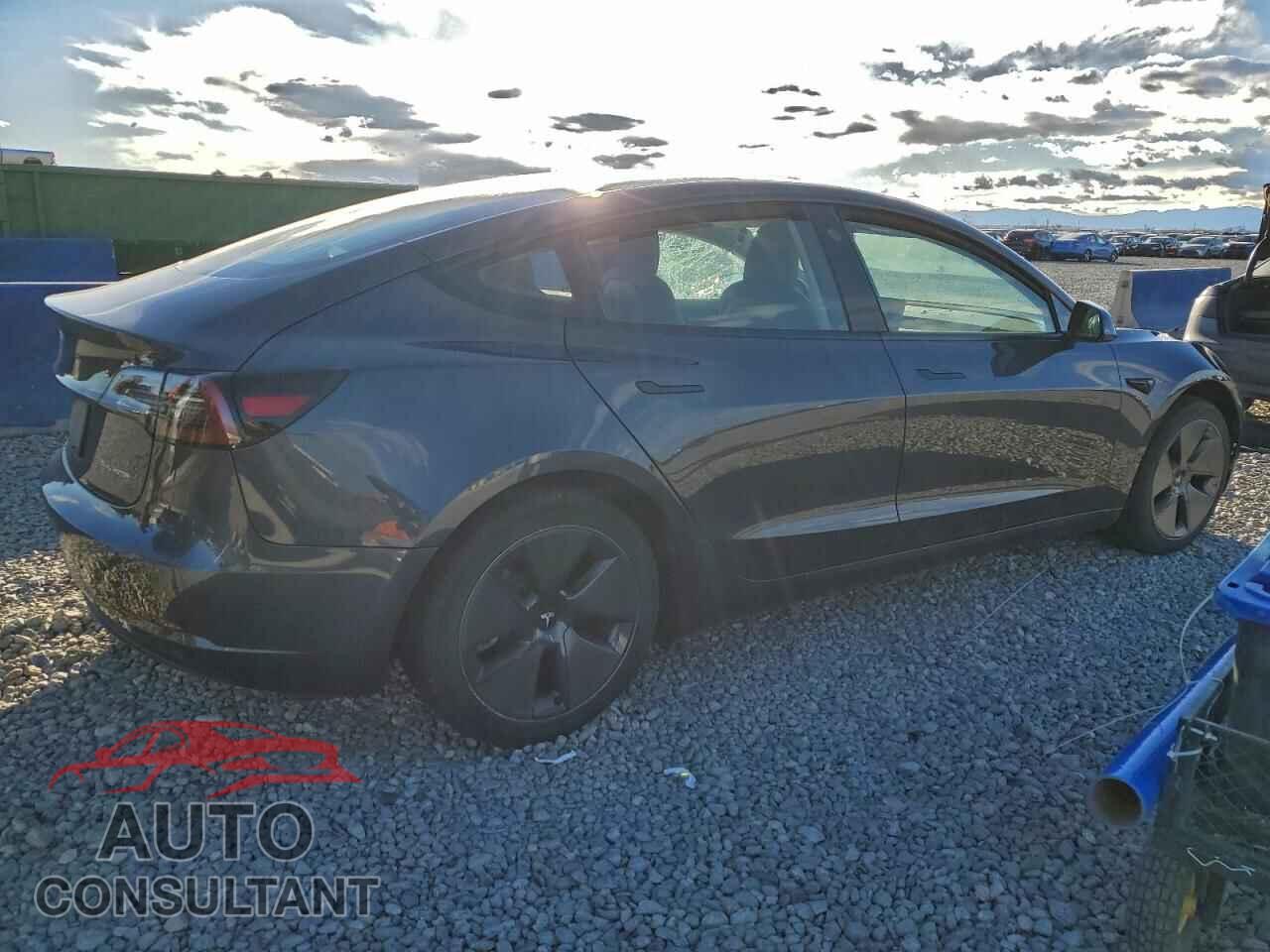 TESLA MODEL 3 2022 - 5YJ3E1EB2NF195557