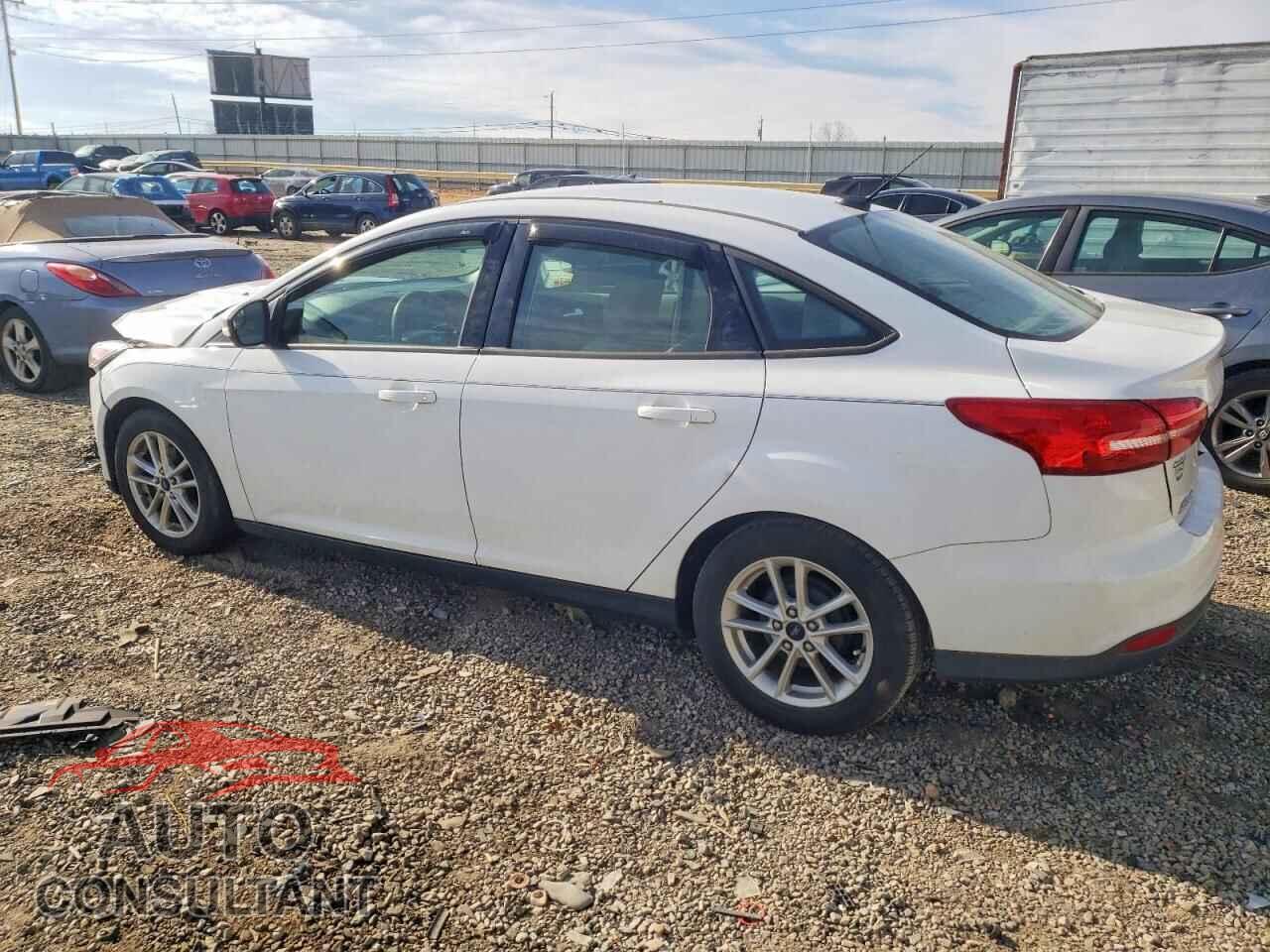 FORD FOCUS 2015 - 1FADP3F24FL214817