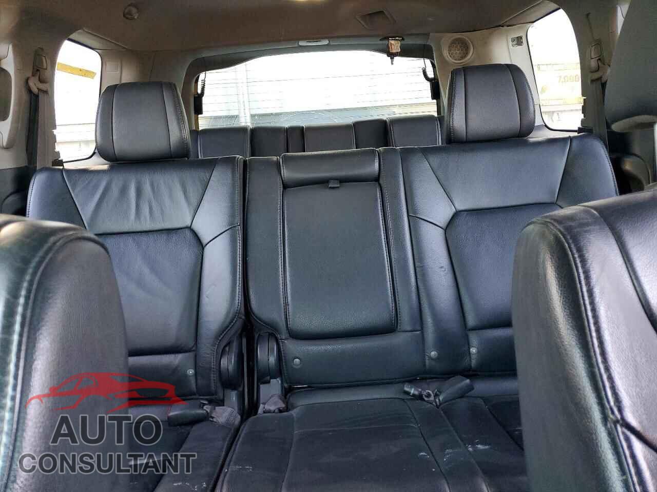 HONDA PILOT 2011 - 5FNYF4H2XBB013485