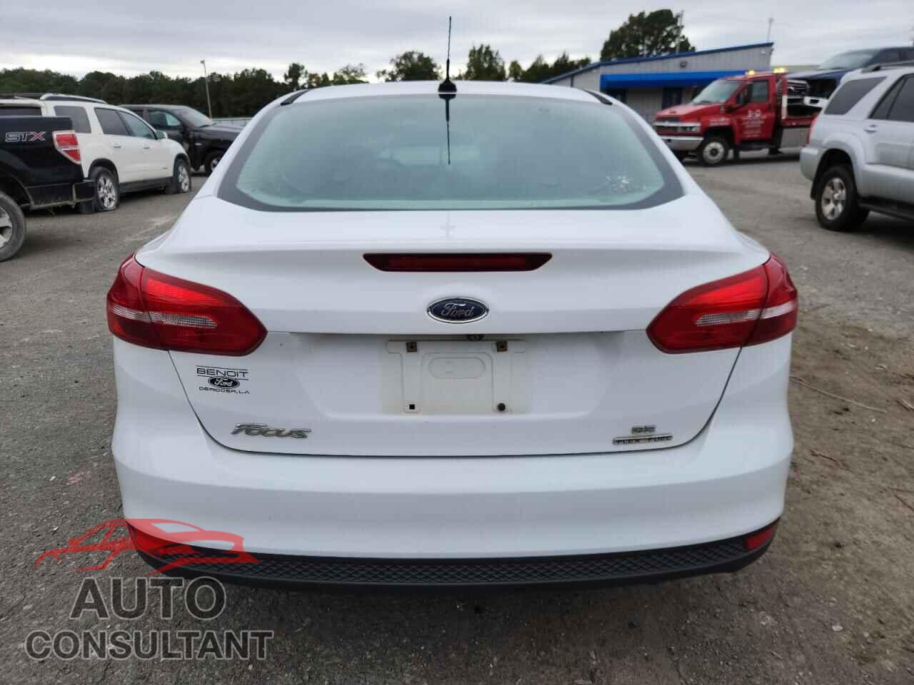 FORD FOCUS 2016 - 1FADP3F22GL328039