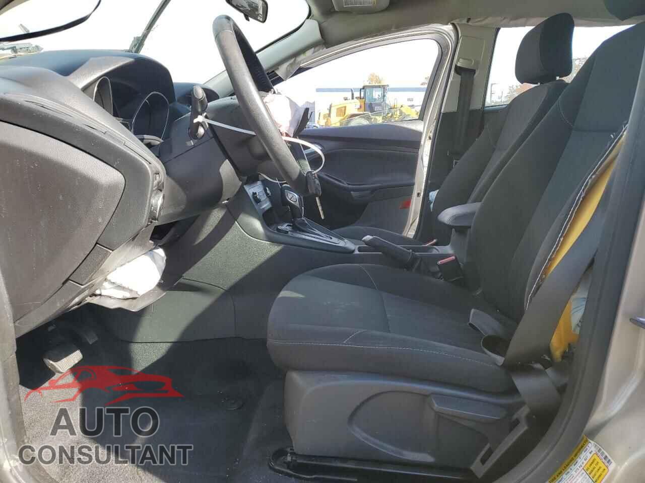 FORD FOCUS 2017 - 1FADP3F23HL227190