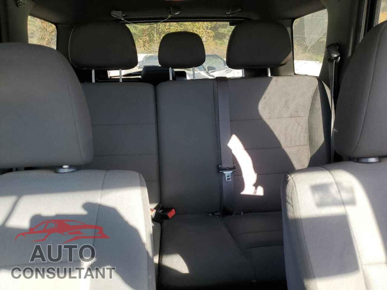 FORD ESCAPE 2010 - 1FMCU0D77AKB63786
