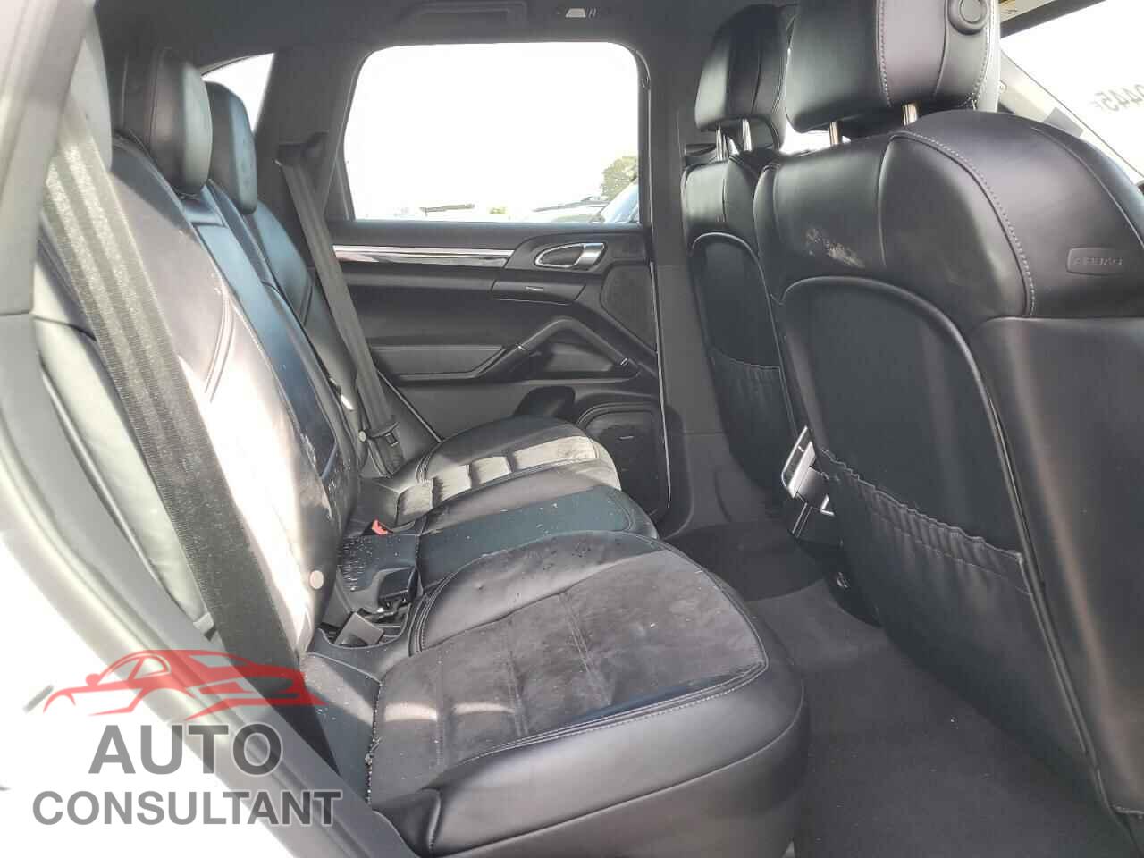 PORSCHE CAYENNE 2017 - WP1AA2A26HKA91318