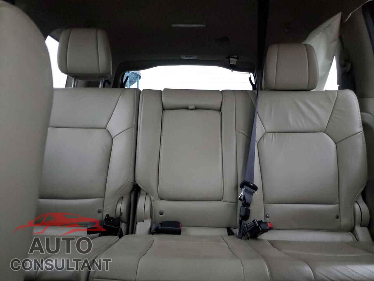 HONDA PILOT 2015 - 5FNYF4H7XFB061425