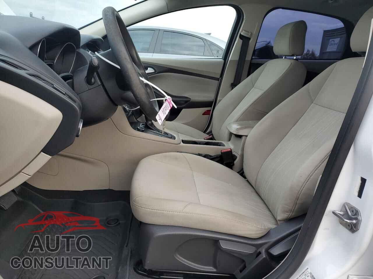 FORD FOCUS 2016 - 1FADP3K27GL254574