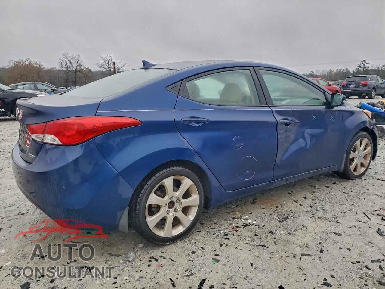 HYUNDAI ELANTRA 2013 - KMHDH4AE3DU688002
