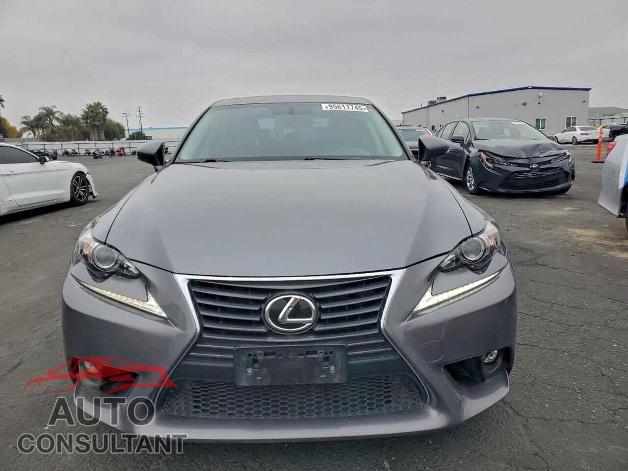 LEXUS IS 2015 - JTHBF1D20F5058628