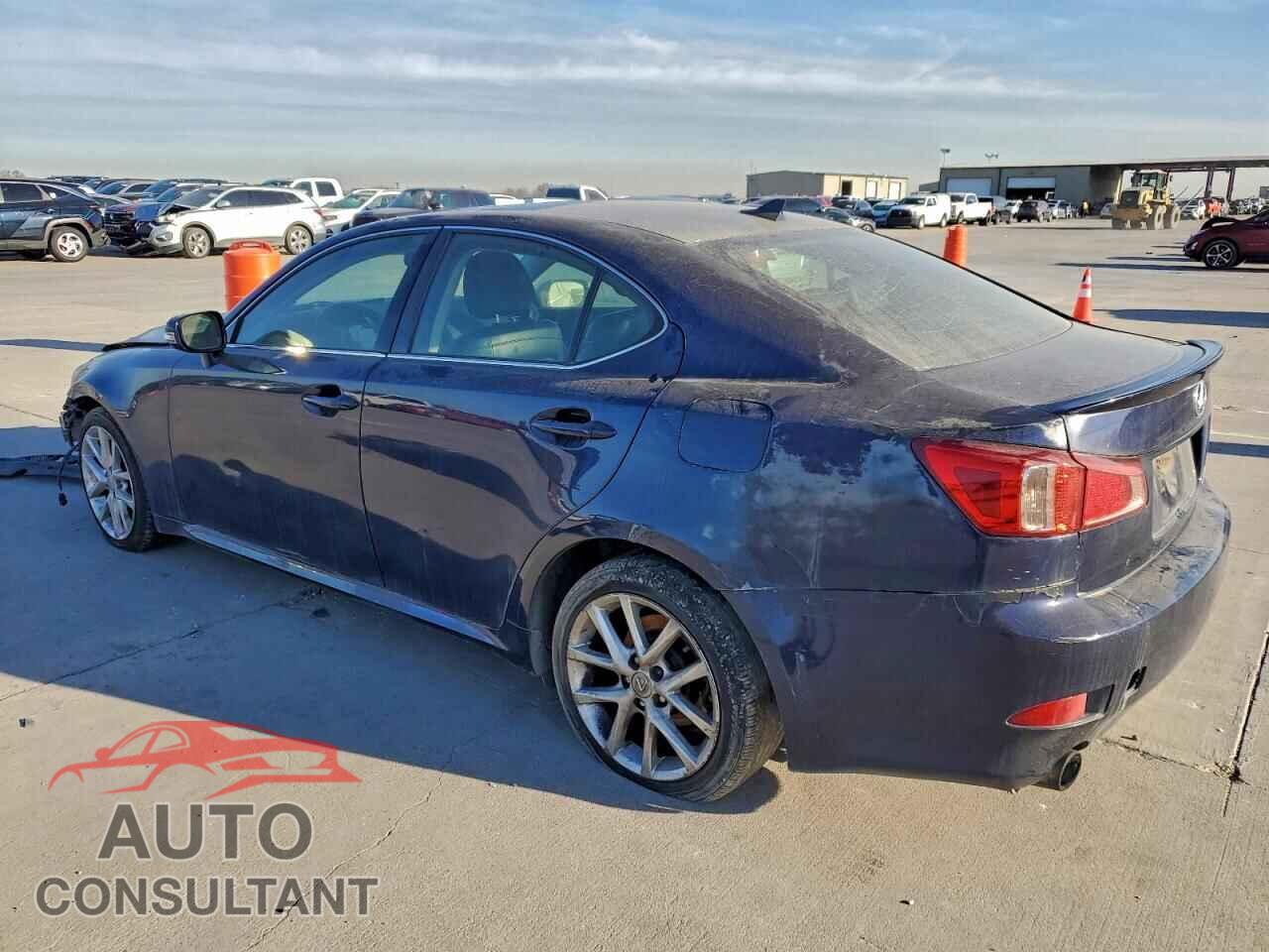 LEXUS IS 2011 - JTHCF5C21B5047239
