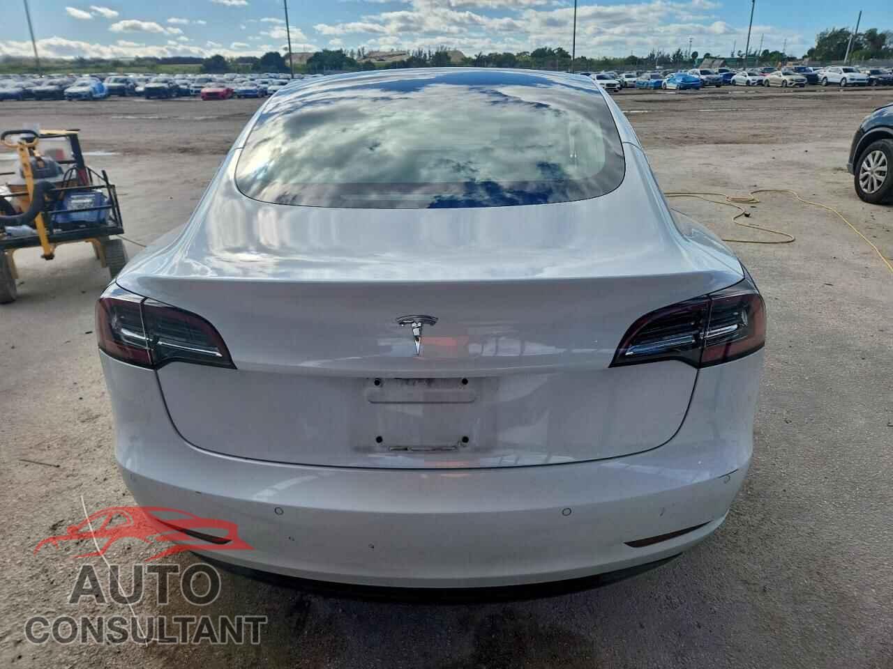 TESLA MODEL 3 2018 - 5YJ3E1EA2JF035261
