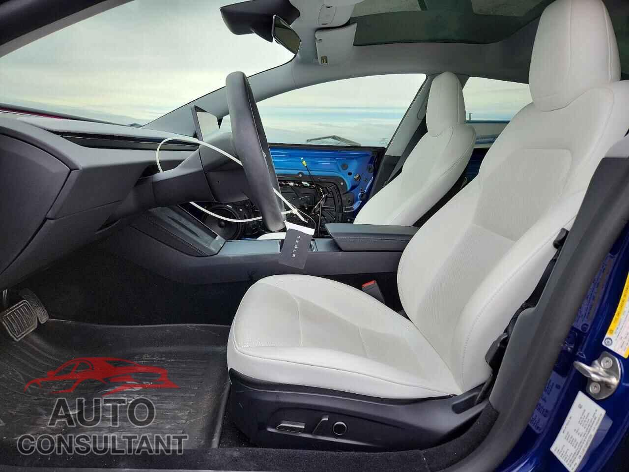 TESLA MODEL 3 2024 - 5YJ3E1EA4RF829285