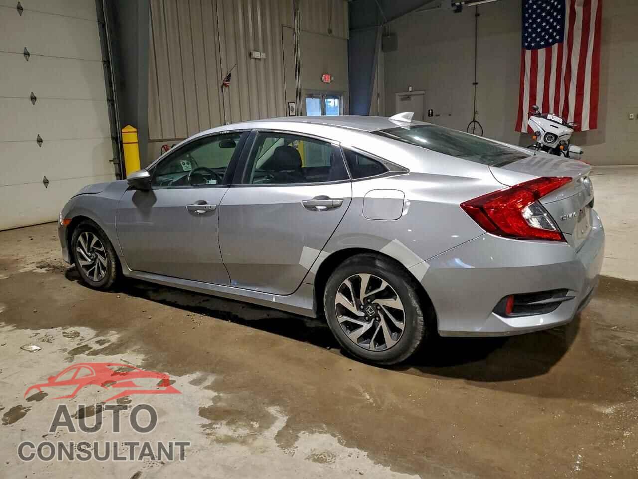 HONDA CIVIC 2018 - 2HGFC2F71JH585185