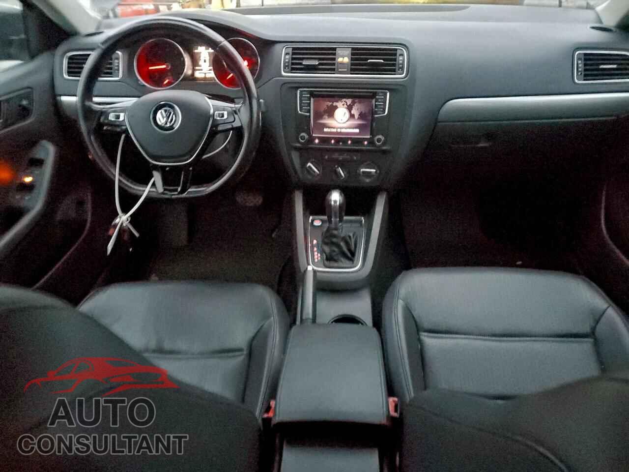 VOLKSWAGEN JETTA 2017 - 3VWDB7AJ9HM280938