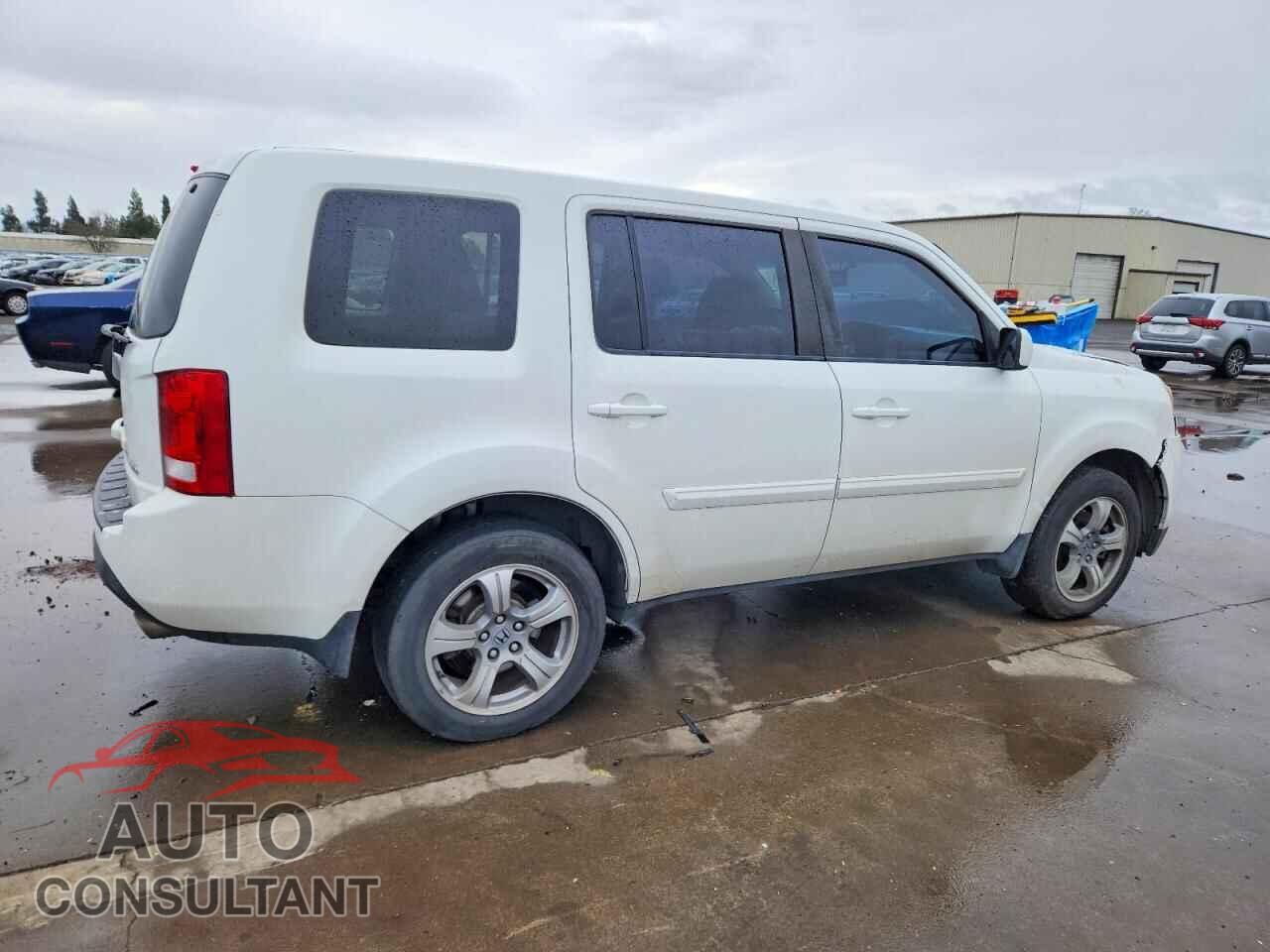 HONDA PILOT 2015 - 5FNYF4H5XFB061231