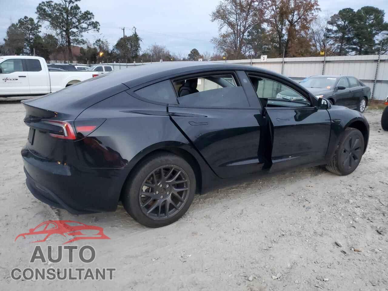 TESLA MODEL 3 2024 - 5YJ3E1EA0RF770901