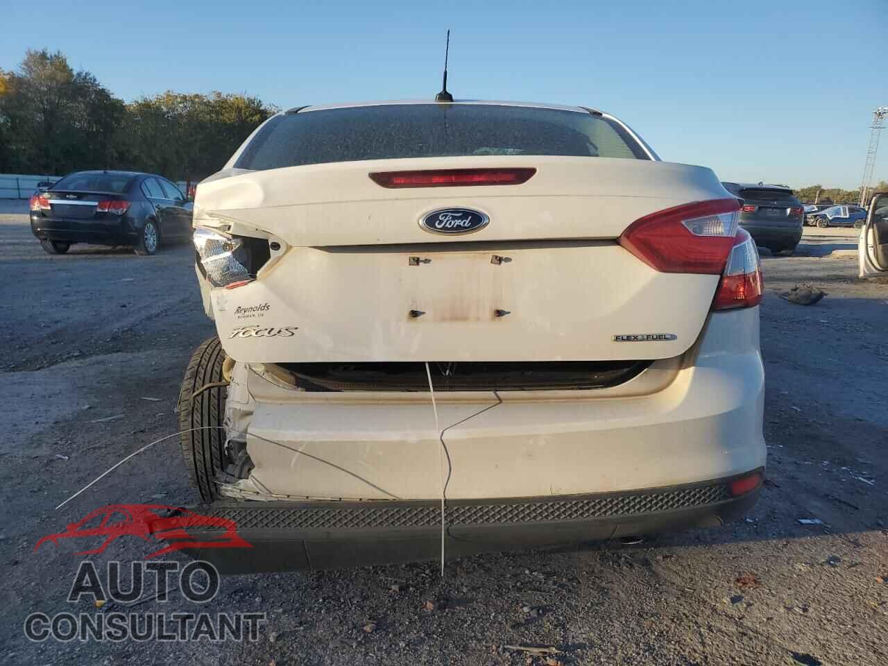 FORD FOCUS 2014 - 1FADP3E22EL340819