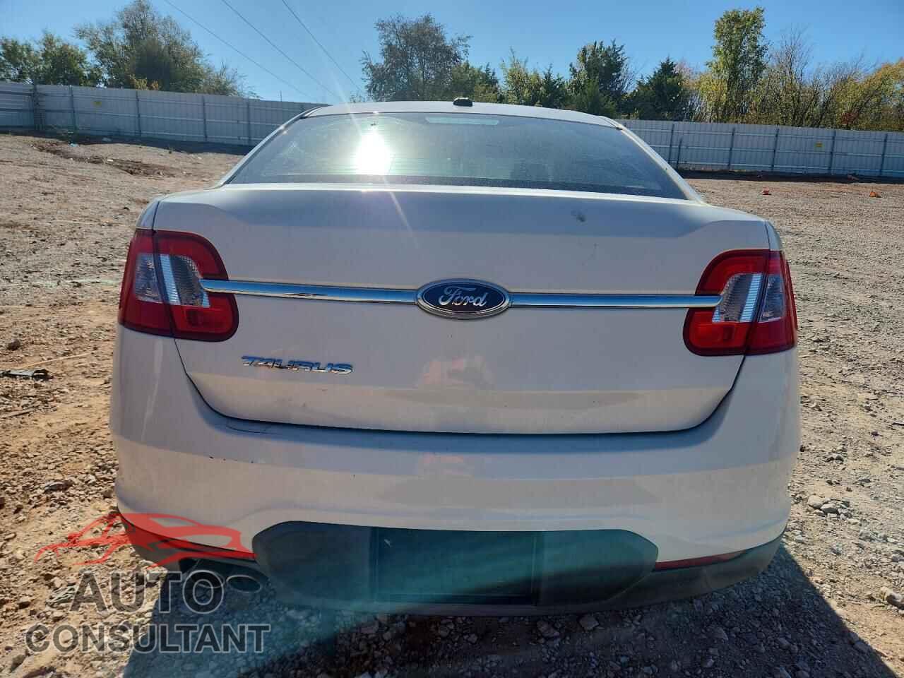 FORD TAURUS 2010 - 1FAHP2DW7AG119896