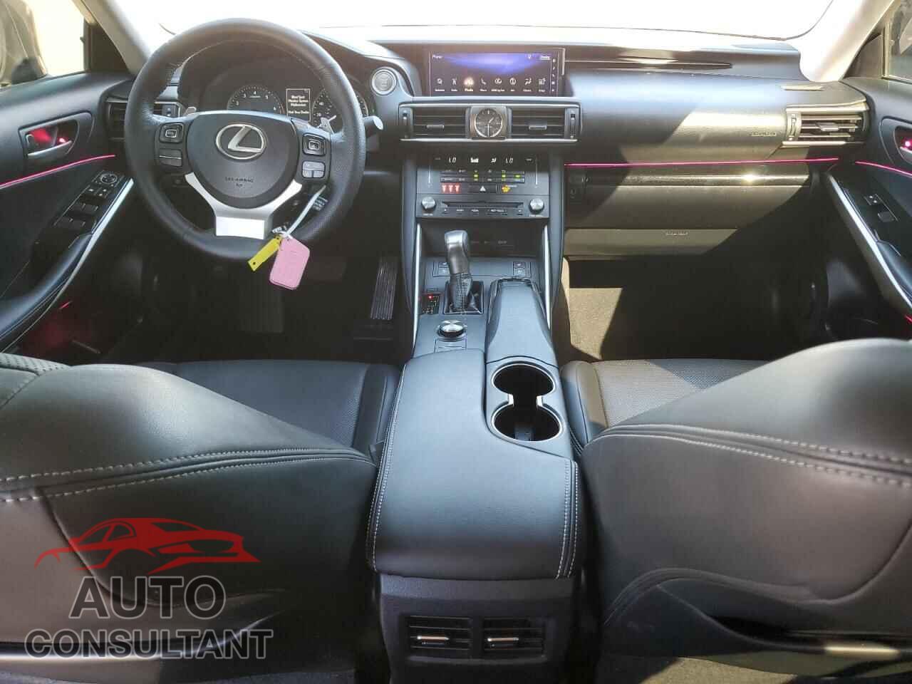 LEXUS IS 2017 - JTHBA1D20H5056007