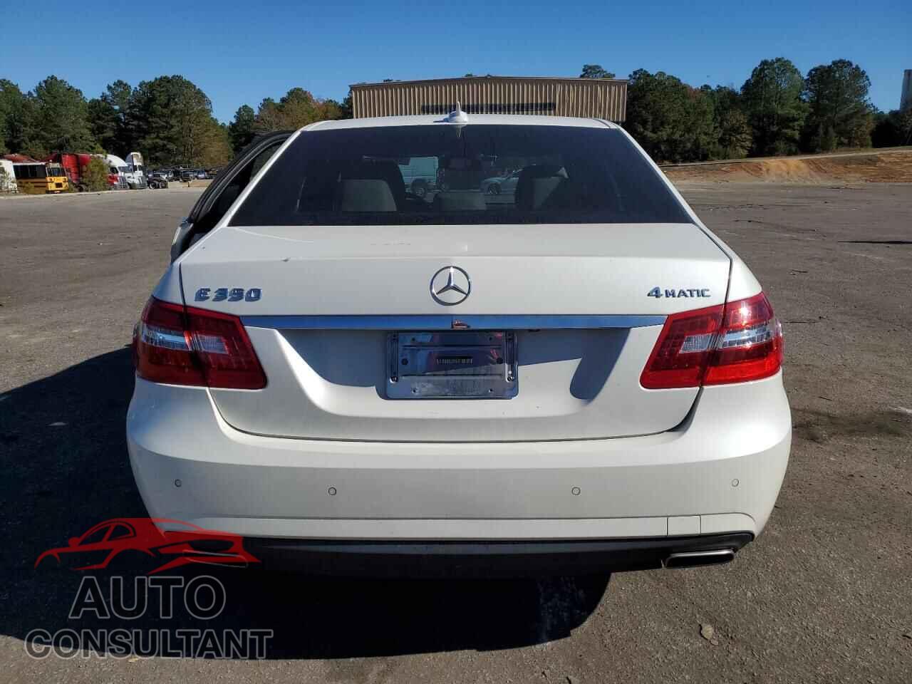 MERCEDES-BENZ E-CLASS 2011 - WDDHF8HB4BA493836