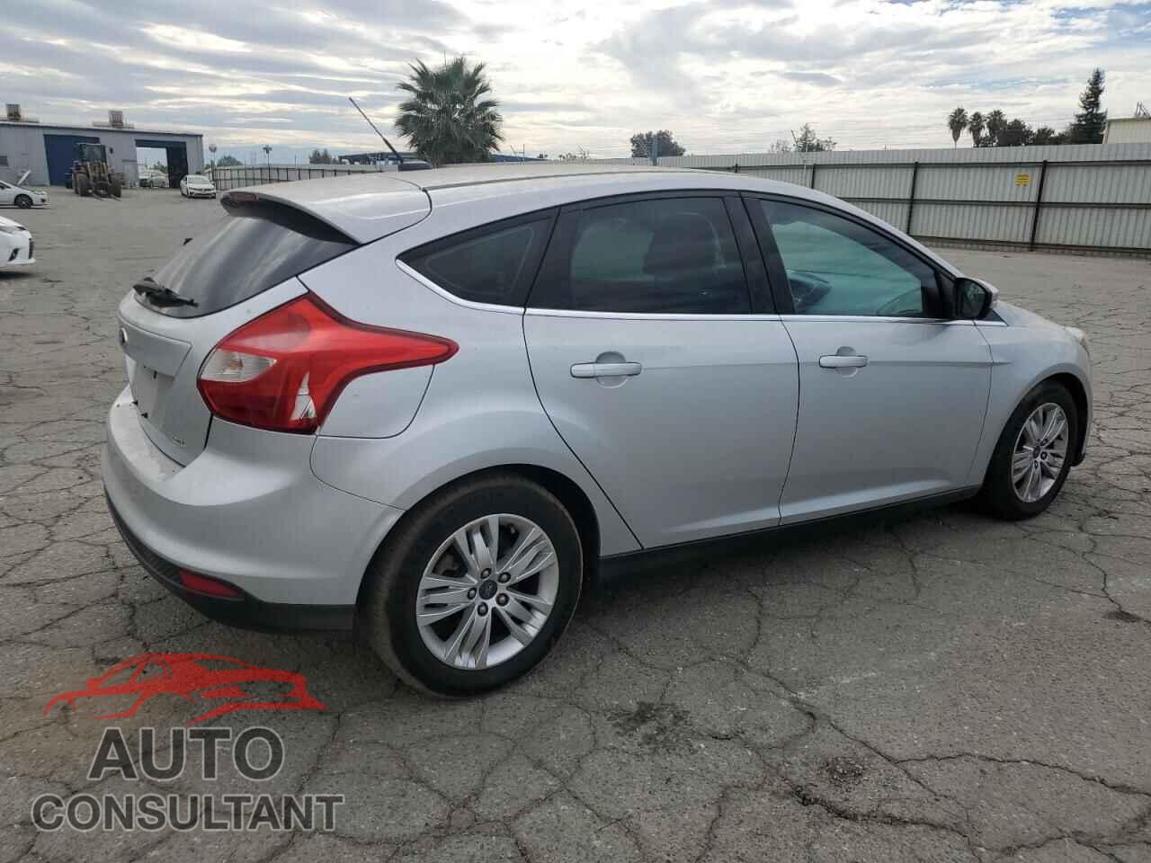 FORD FOCUS 2012 - 1FAHP3M28CL452203
