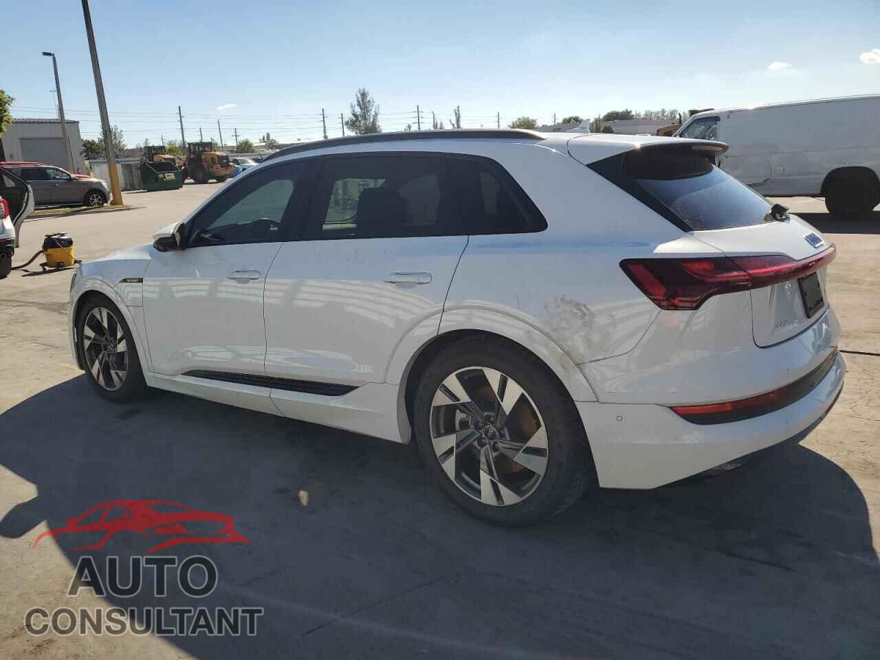 AUDI E-TRON 2021 - WA1AAAGE4MB030552