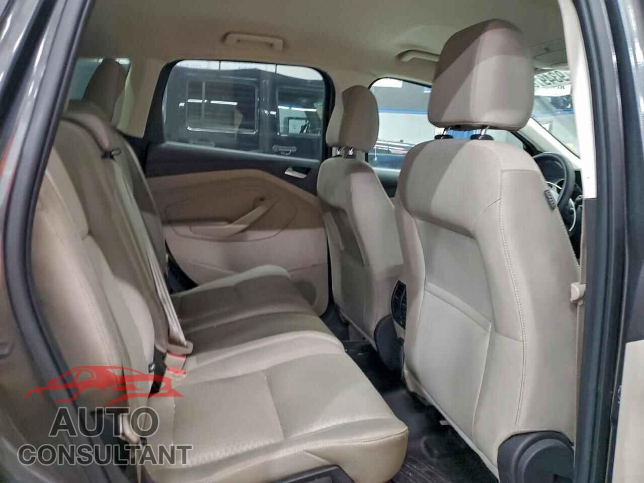 FORD ESCAPE 2017 - 1FMCU0GD3HUE57203