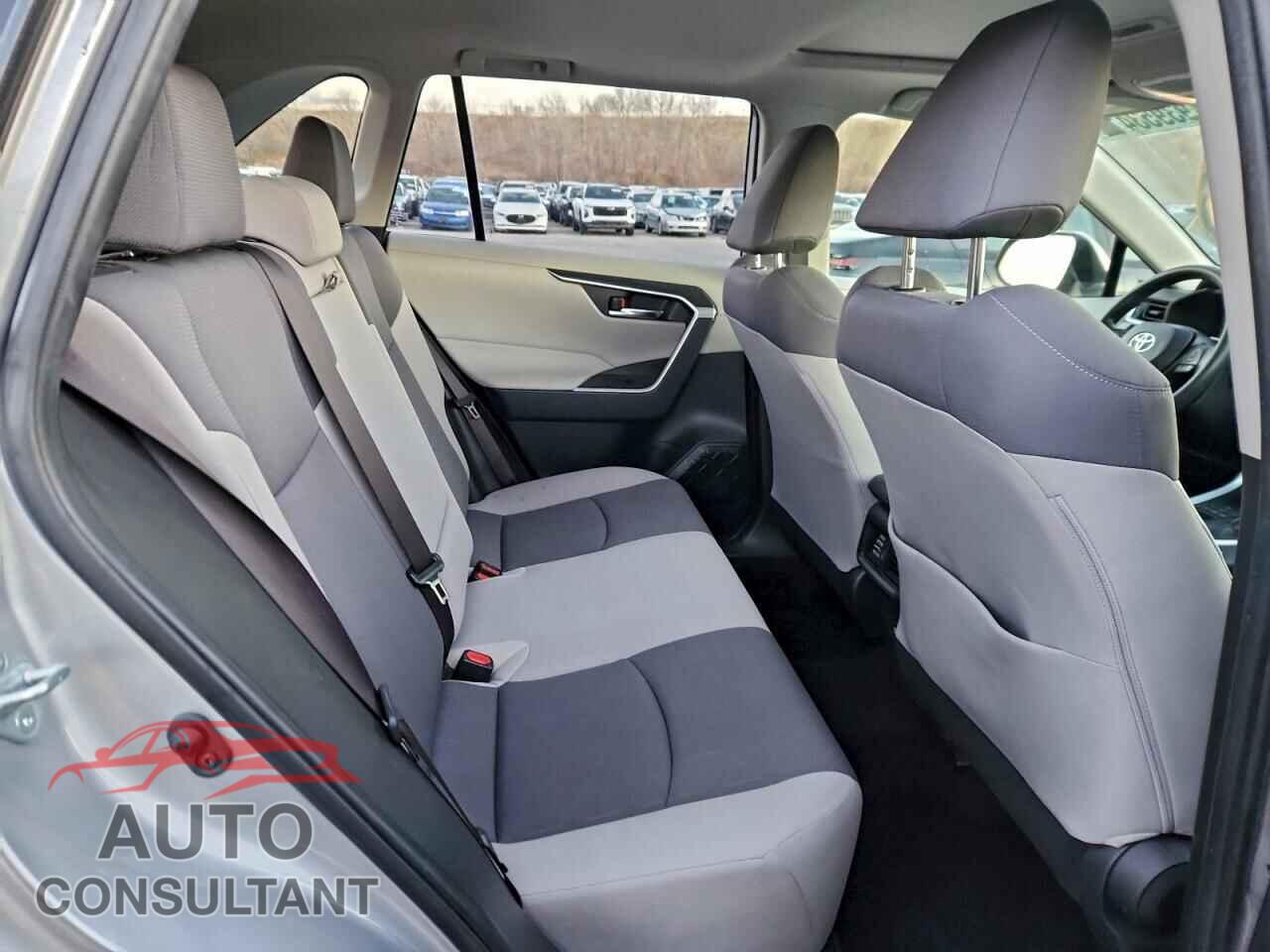 TOYOTA RAV4 2019 - JTMP1RFV2KD524183