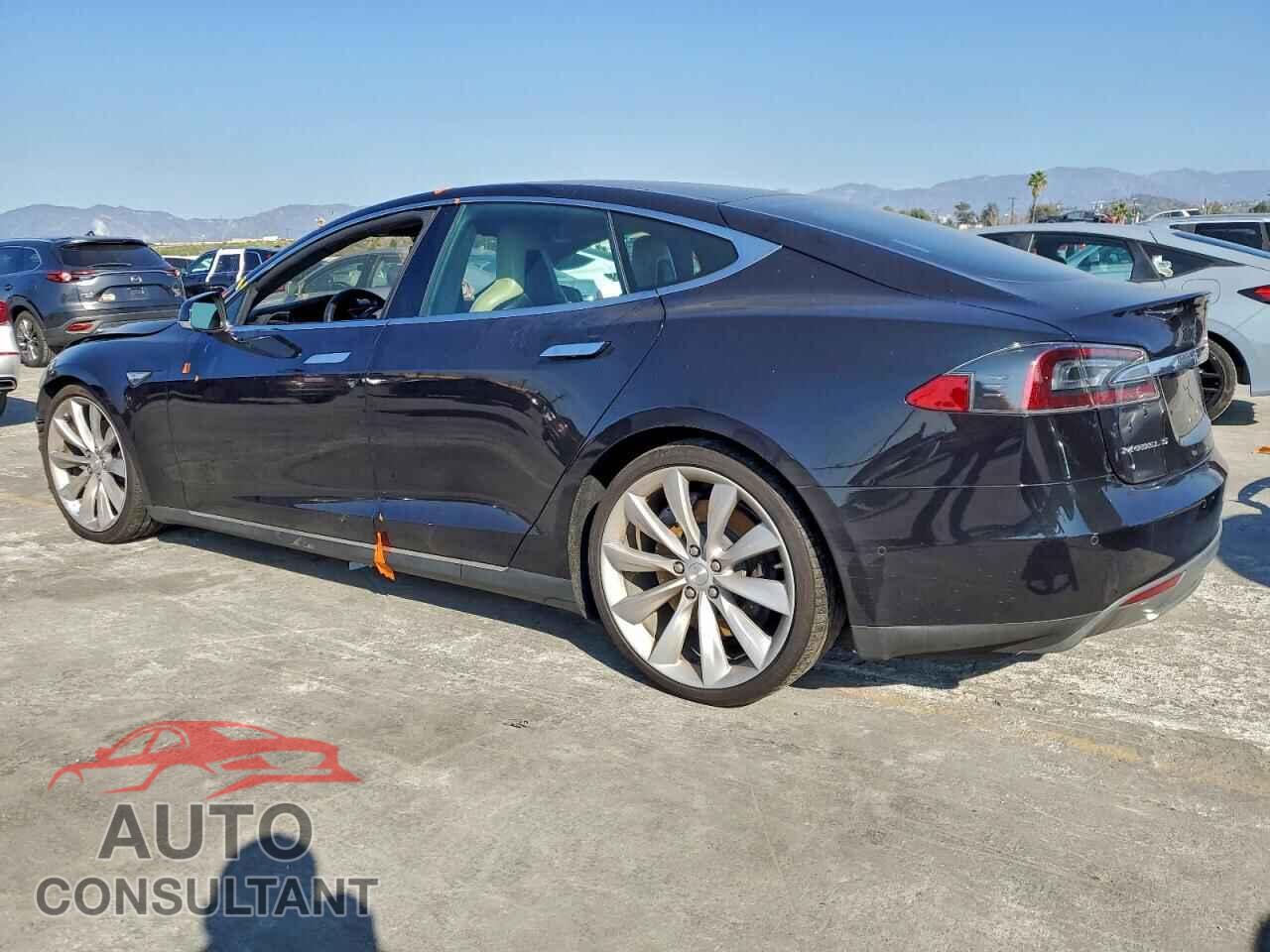 TESLA MODEL S 2015 - 5YJSA1H24FF091480