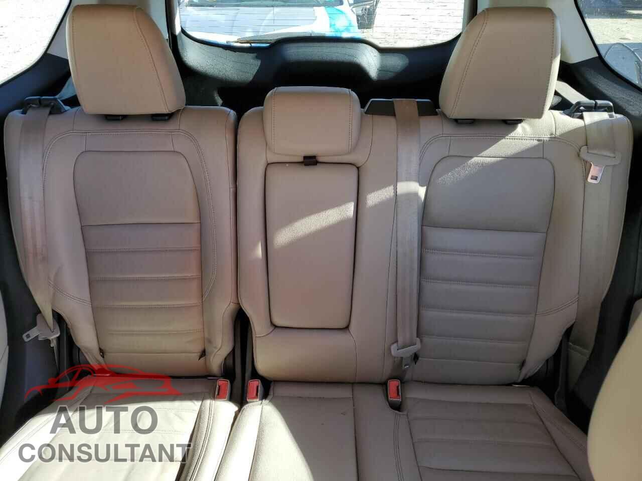 FORD ESCAPE 2017 - 1FMCU9JD2HUC44451