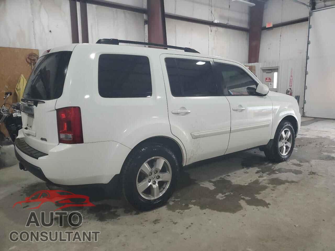 HONDA PILOT 2011 - 5FNYF4H65BB009752